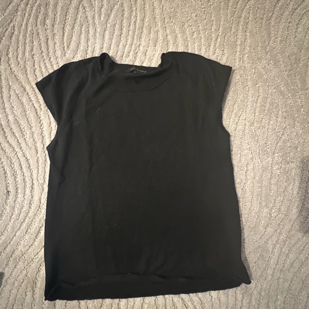 Skull cashmere short sleeve top with skull stones on back - Picture 2 of 6